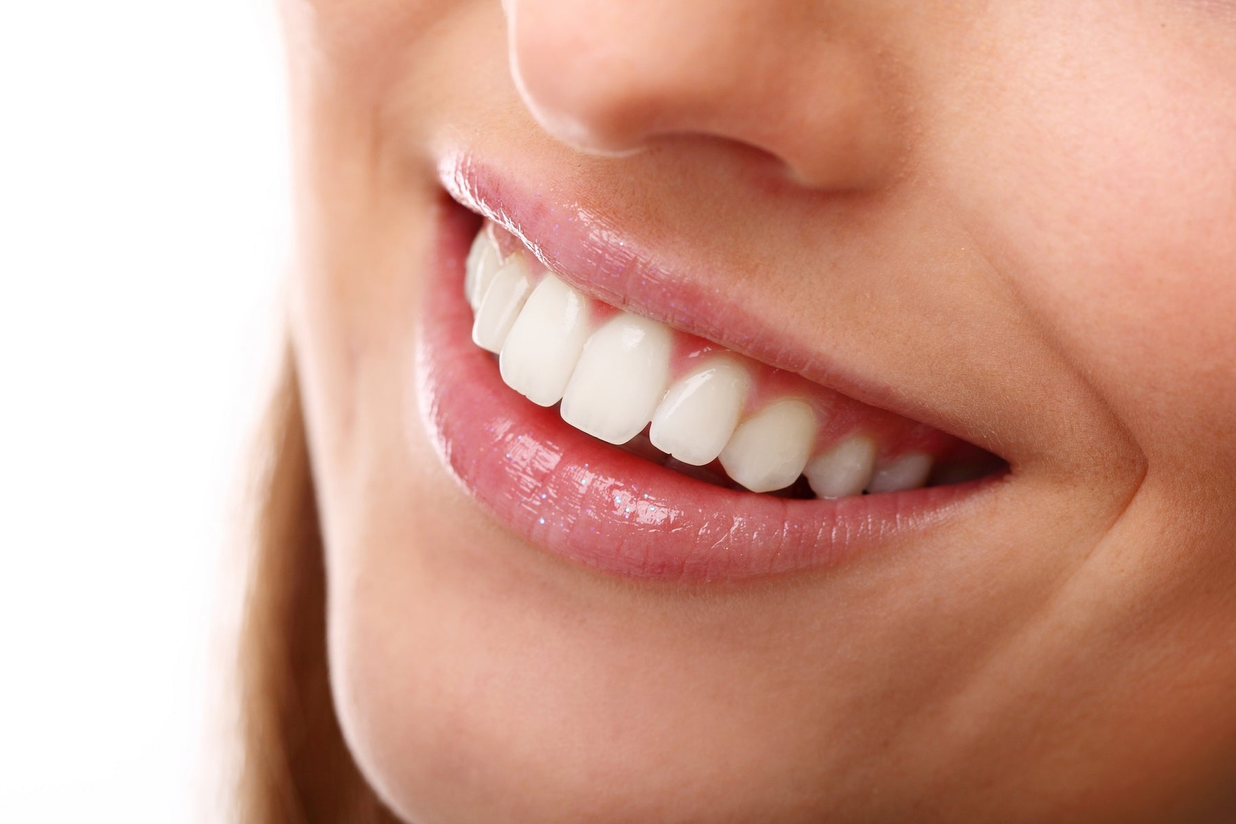 Zo krijg je witte tanden (en wat je absoluut NIET mag doen)